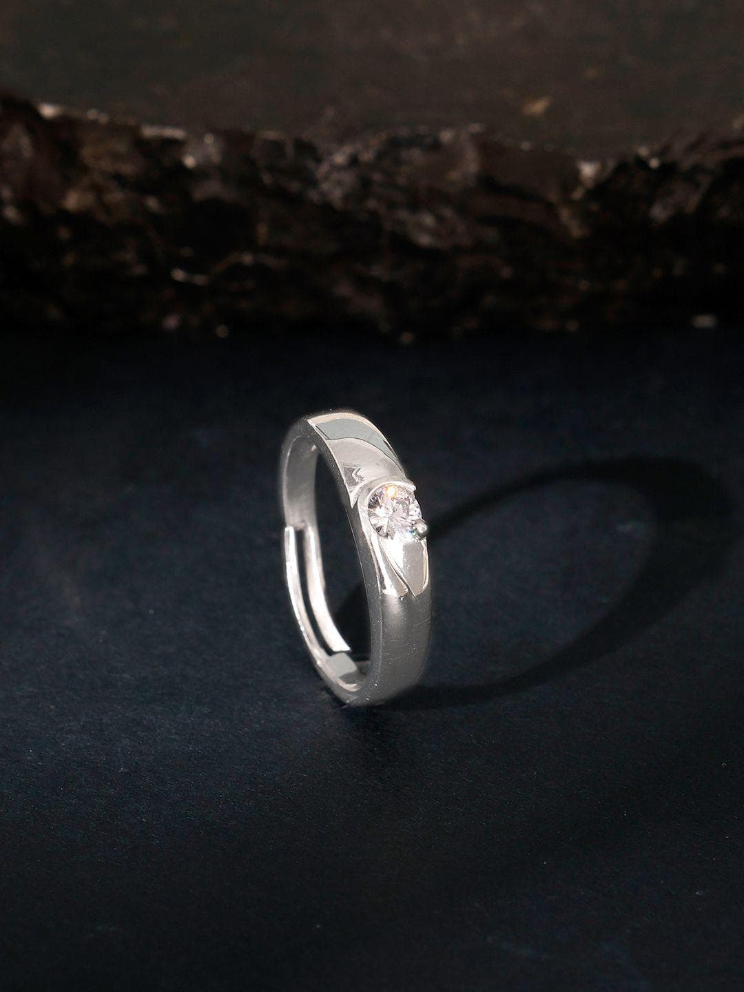 GIVA Men 925 Silver Rhodium-Plated Cubic Zirconia Studded Fibonacci Flow Finger Ring