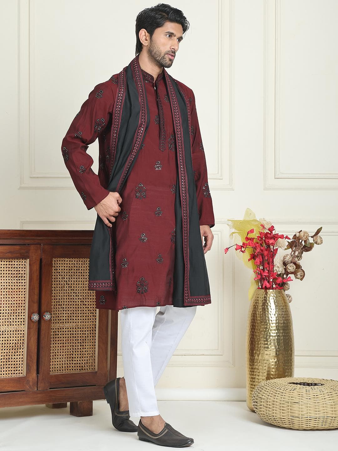 Jompers Floral Embroidered Mandarin Collar Straight Kurta With Pyjamas And Dupatta