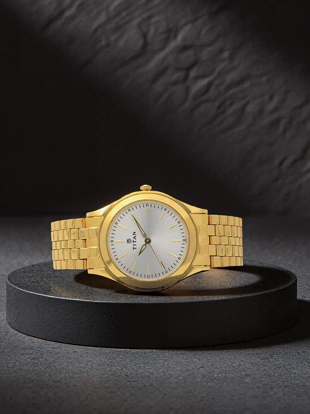 Titan Quartz Analog With Silver Dial Watch For Men - Nr1648ym01