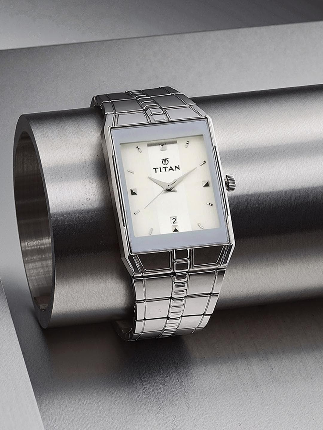 Titan Quartz Analog With Silver Dial Watch For Men - Nt9151sm01
