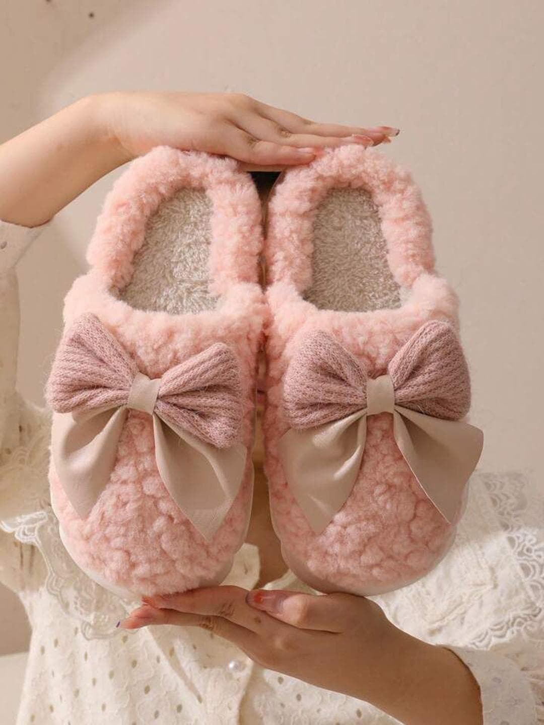 WOLVESDEN Women Winter Fur House Bow Room Slippers