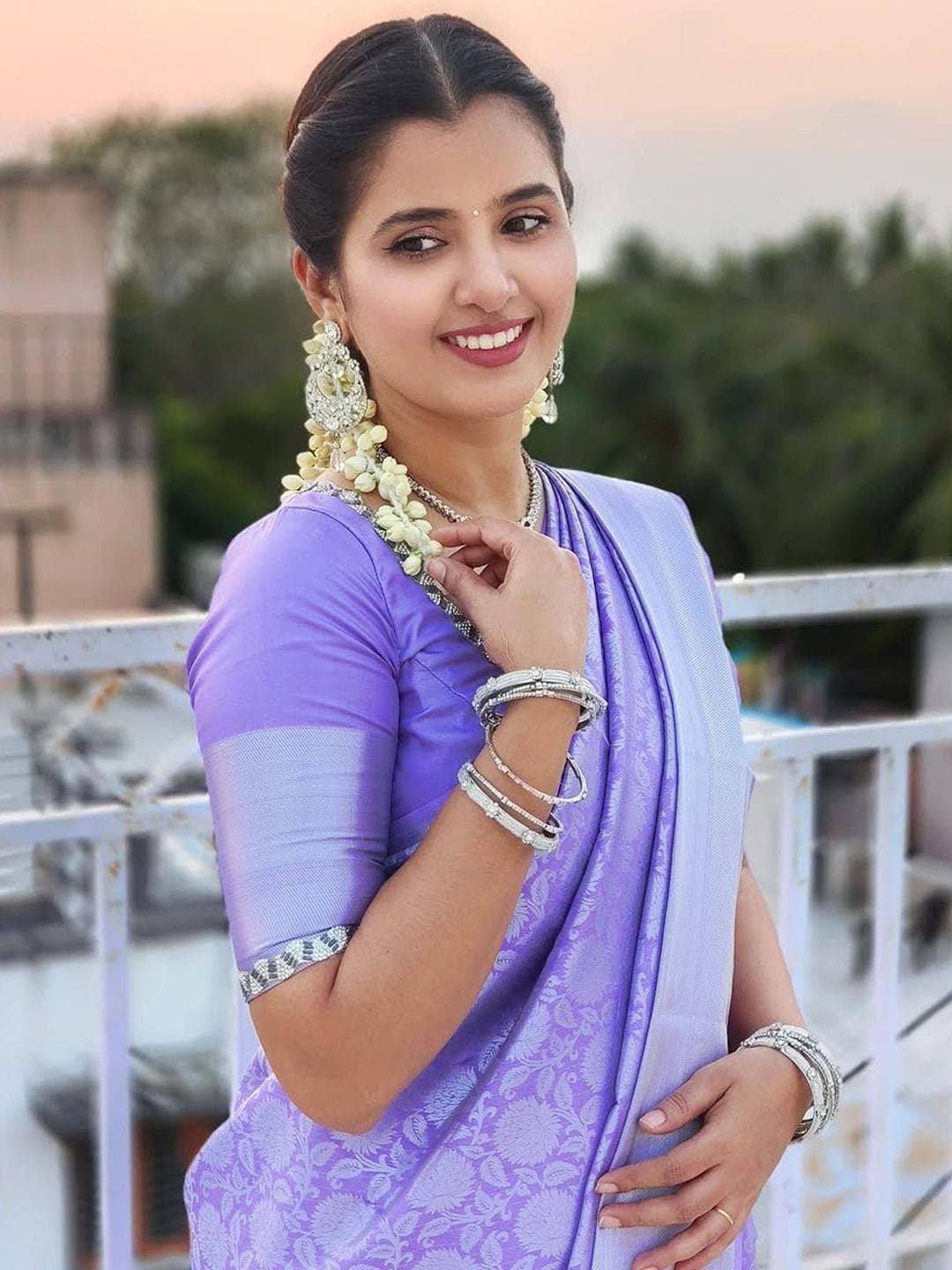 Shriyangan Woven Design Zari Kanjeevaram Saree