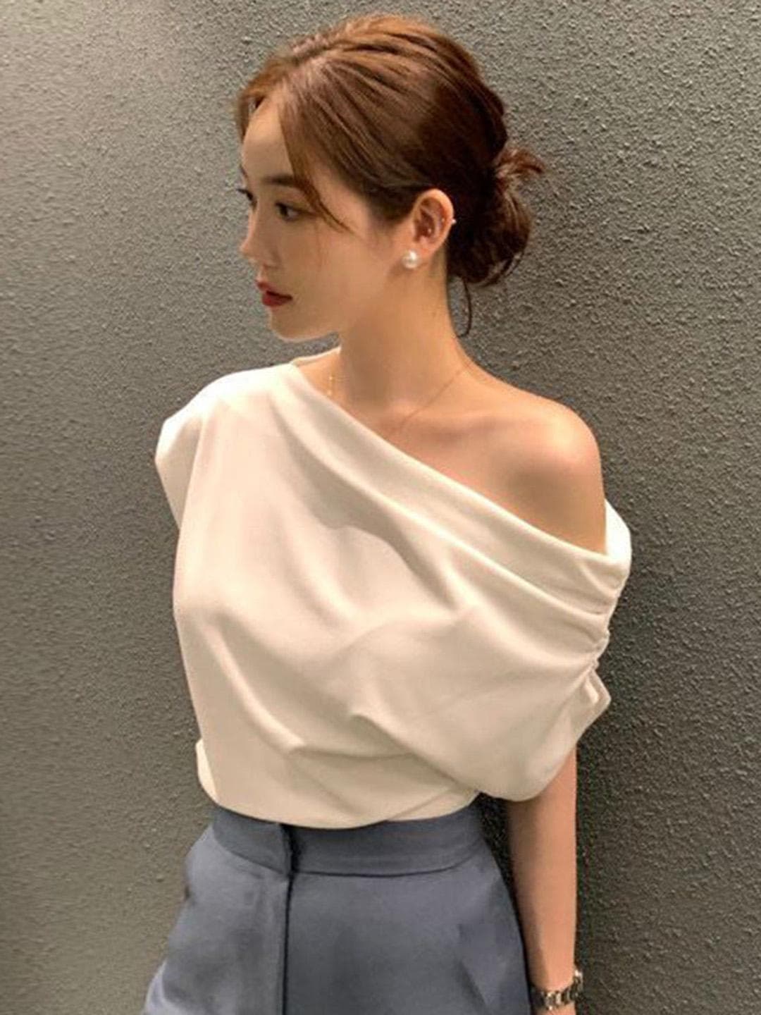 Outzidr Women One Shoulder Extended Sleeves Top