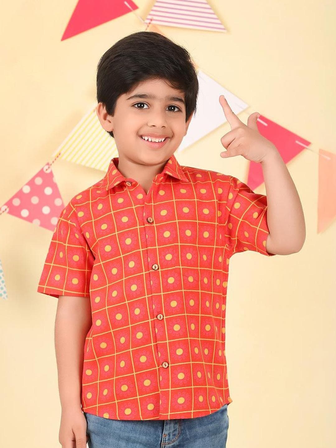 Fabindia Boys Spread Collar Checked Casual Shirt
