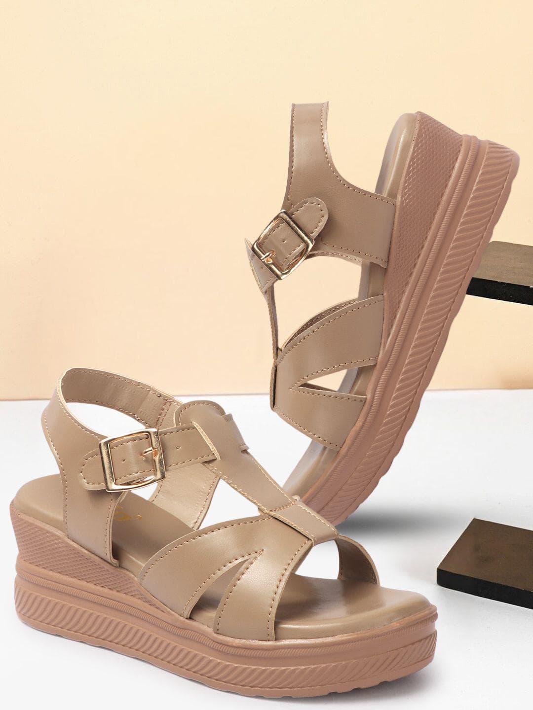 Colo Wedge Sandals