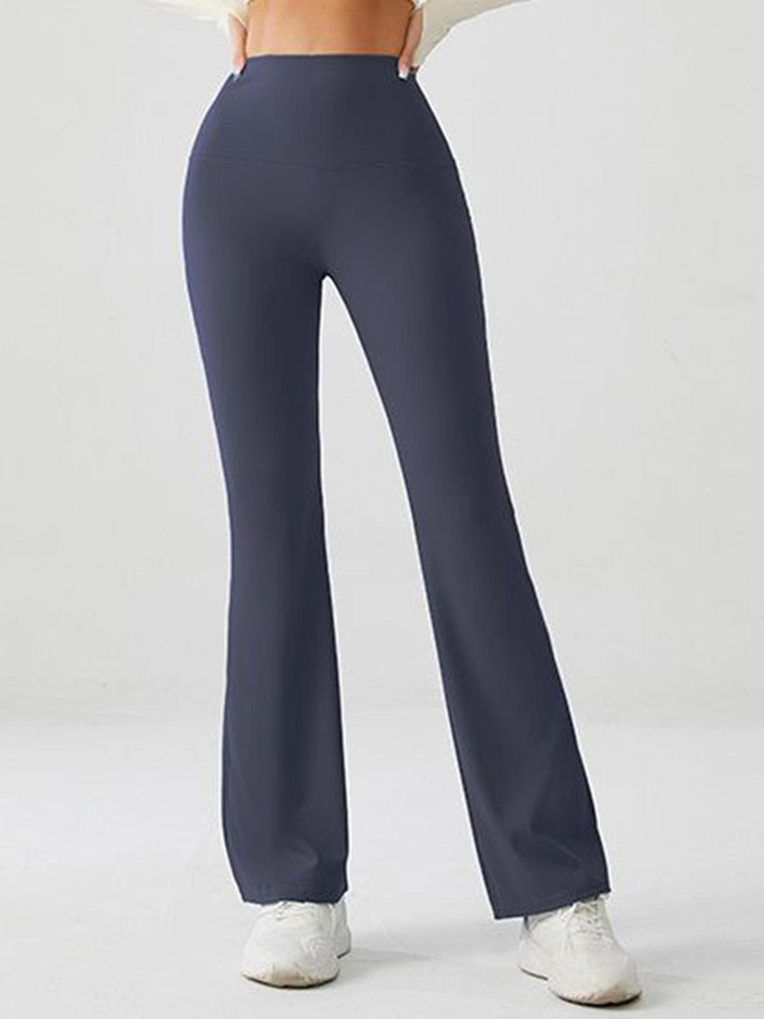 XFyt Women Solid Flared Yoga Track Pant