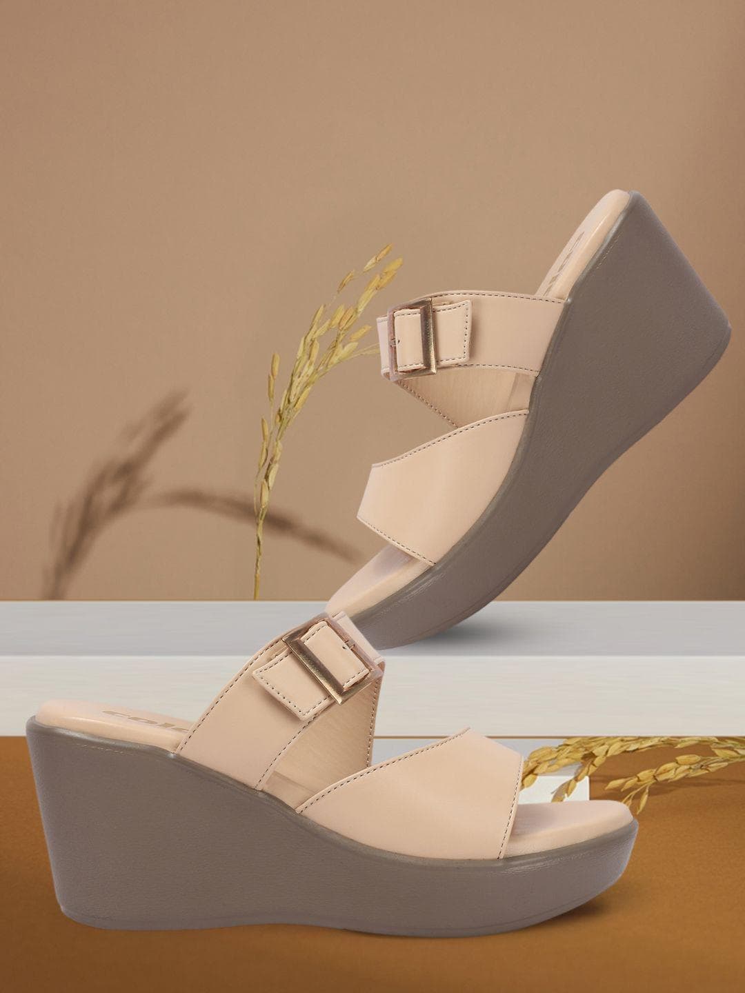 Colo Women Wedge Sandals with Buckles
