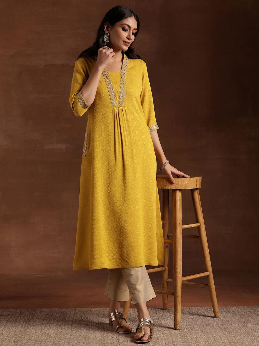 Libas Women Floral Yoke Embroidered Floral Kurta
