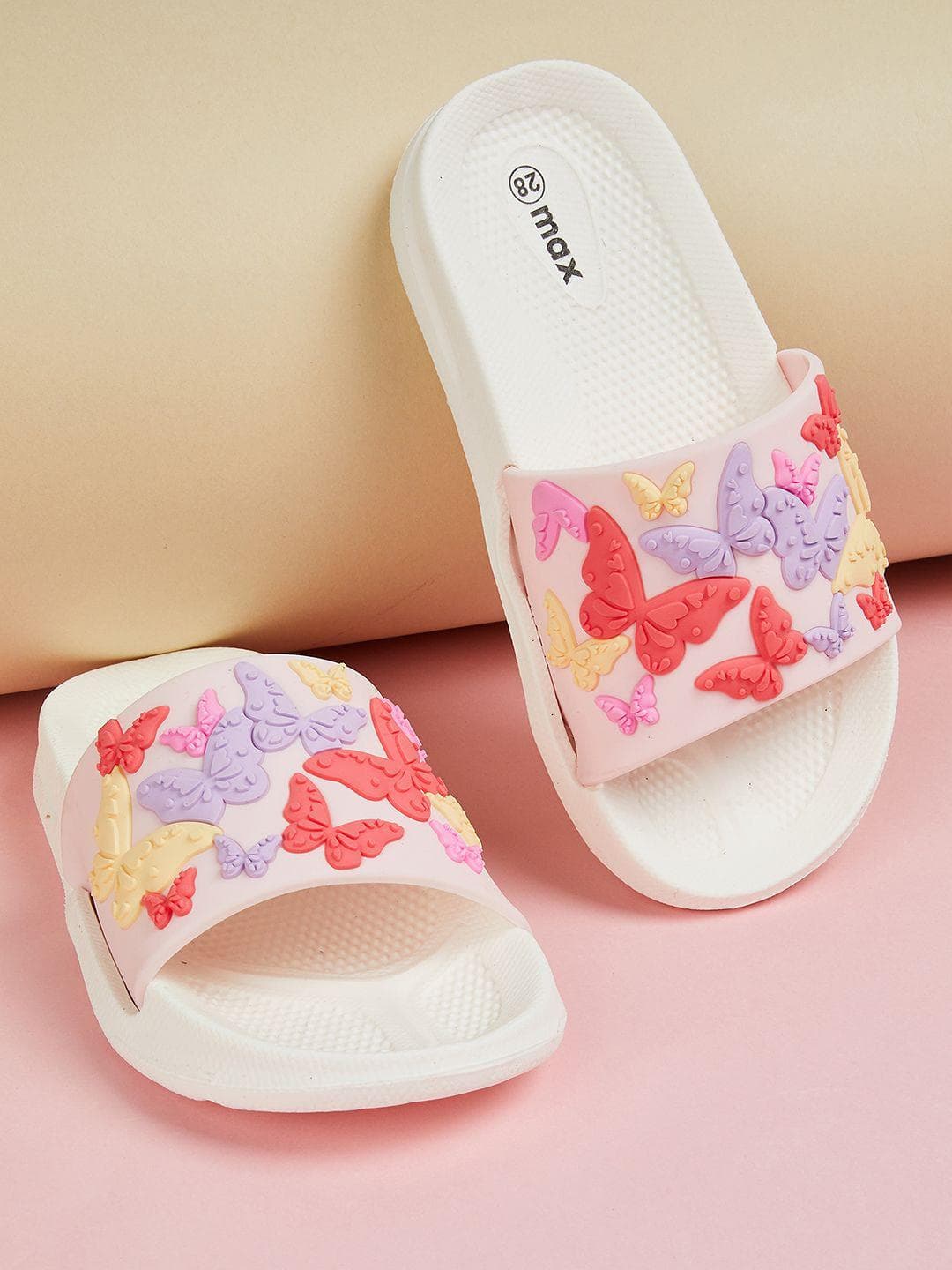max Girls Self Design Sliders