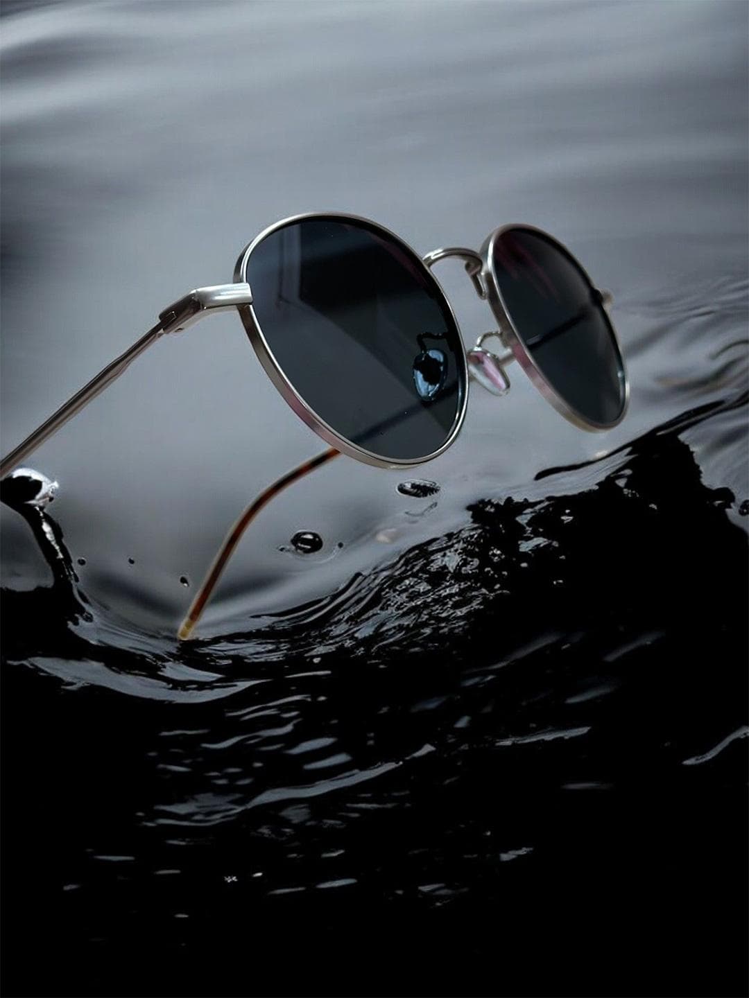 The Roadster Lifestyle Co. Unisex Round Sunglasses With UV Protected Lens RD 2339 silver