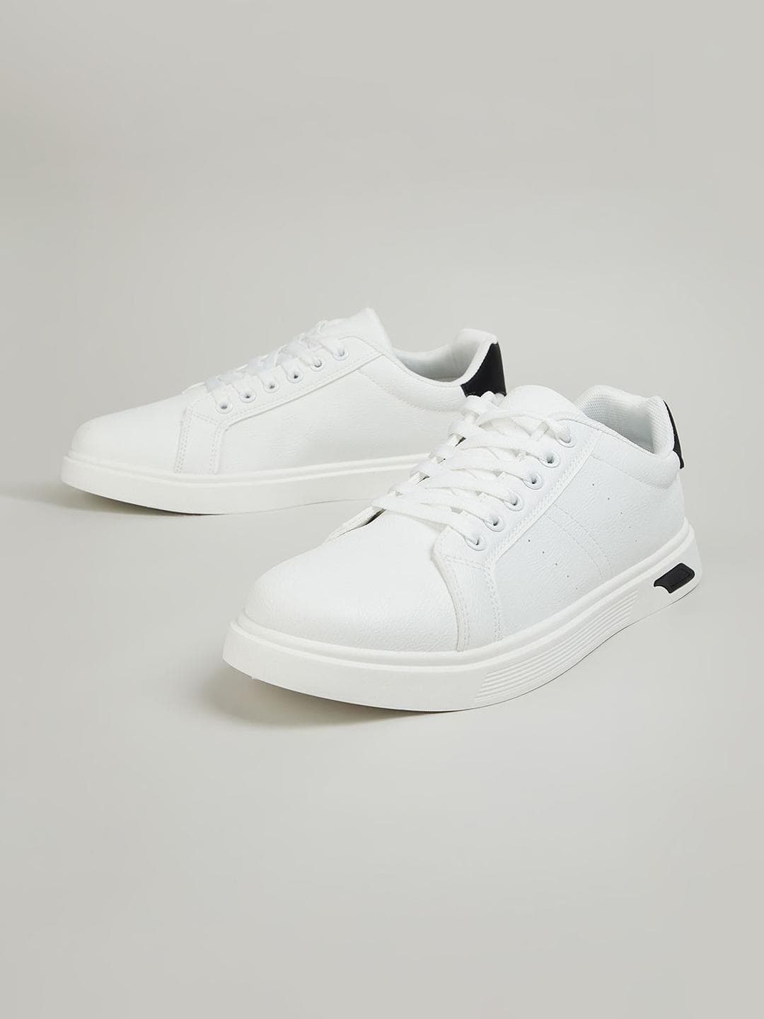 max Men Solid Round Toe PU Sneakers