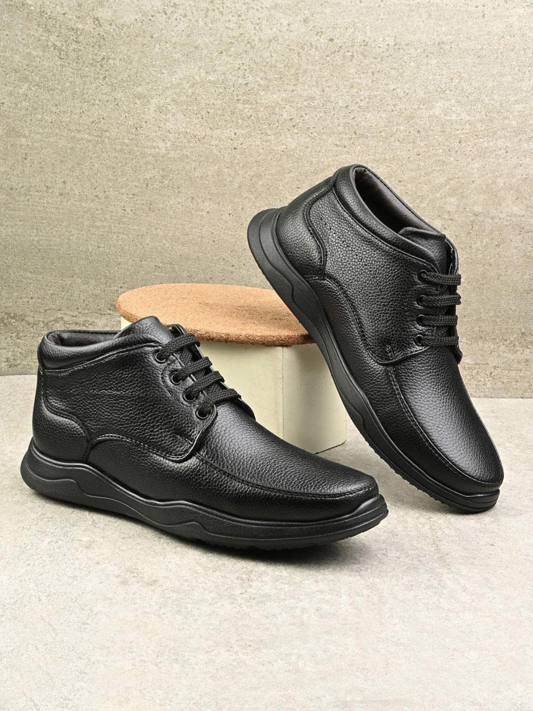 The Roadster Lifestyle Co Men Leather Round Toe Lightweight Lace-Ups Derbys