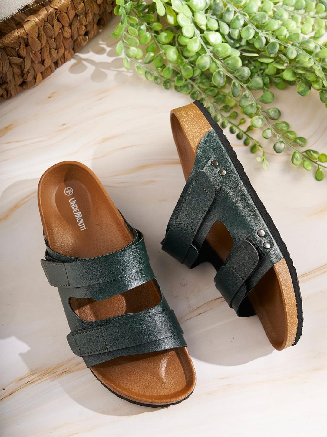 UNDERROUTE Women Comfort Sandals
