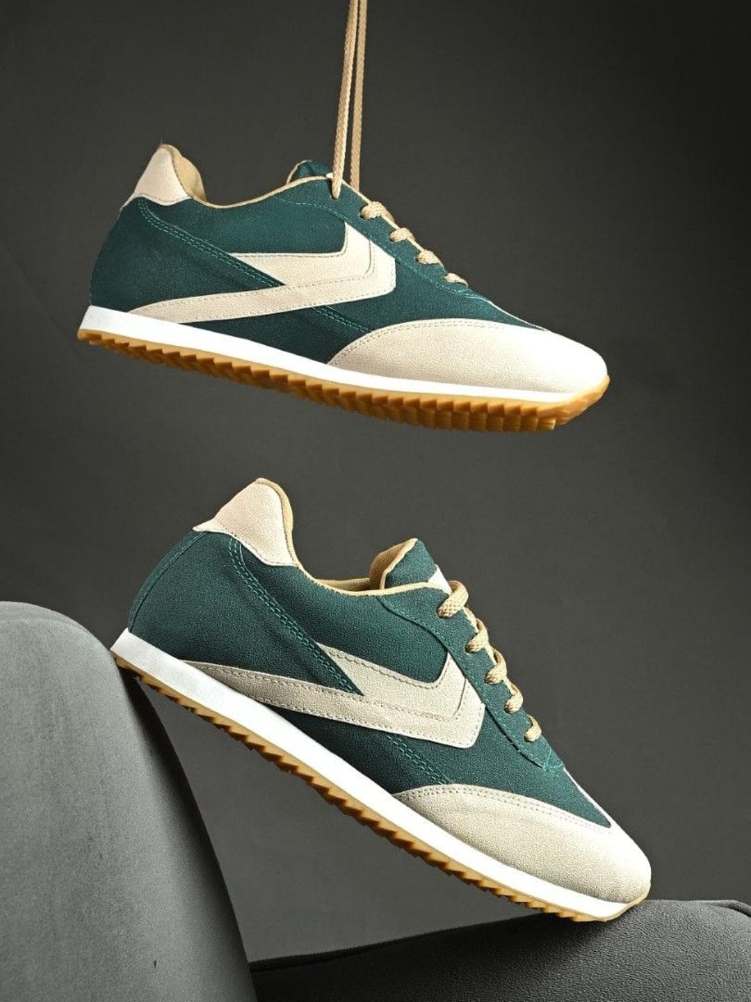 The Roadster Lifestyle Co Men Round Toe Lace-Ups Sneakers