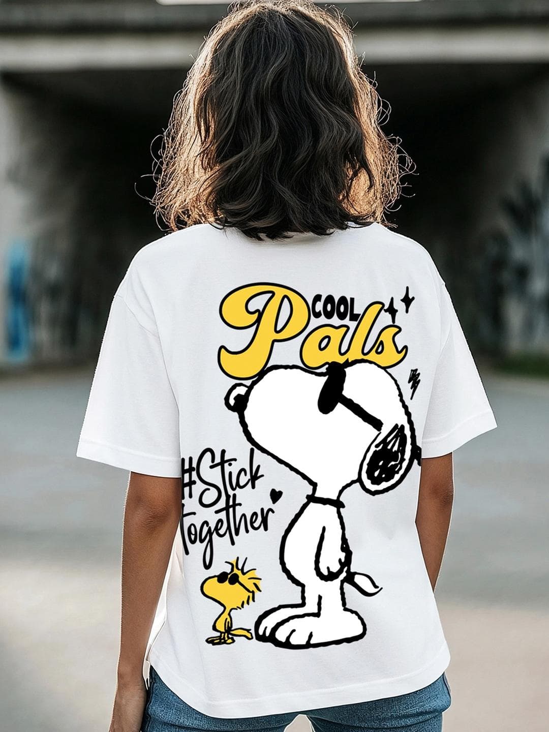 Bewakoof Women Peanuts Cool Pals Official Merchandise White Graphic Printed Oversized Fit T-shirt