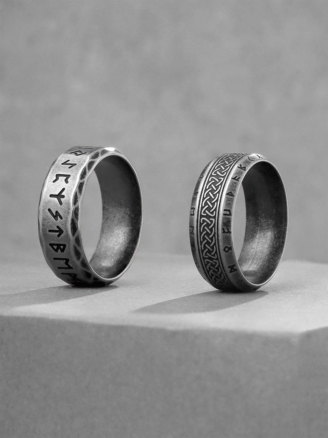 Qiroko Set Of 2 Men Stainless Steel Finger Rings