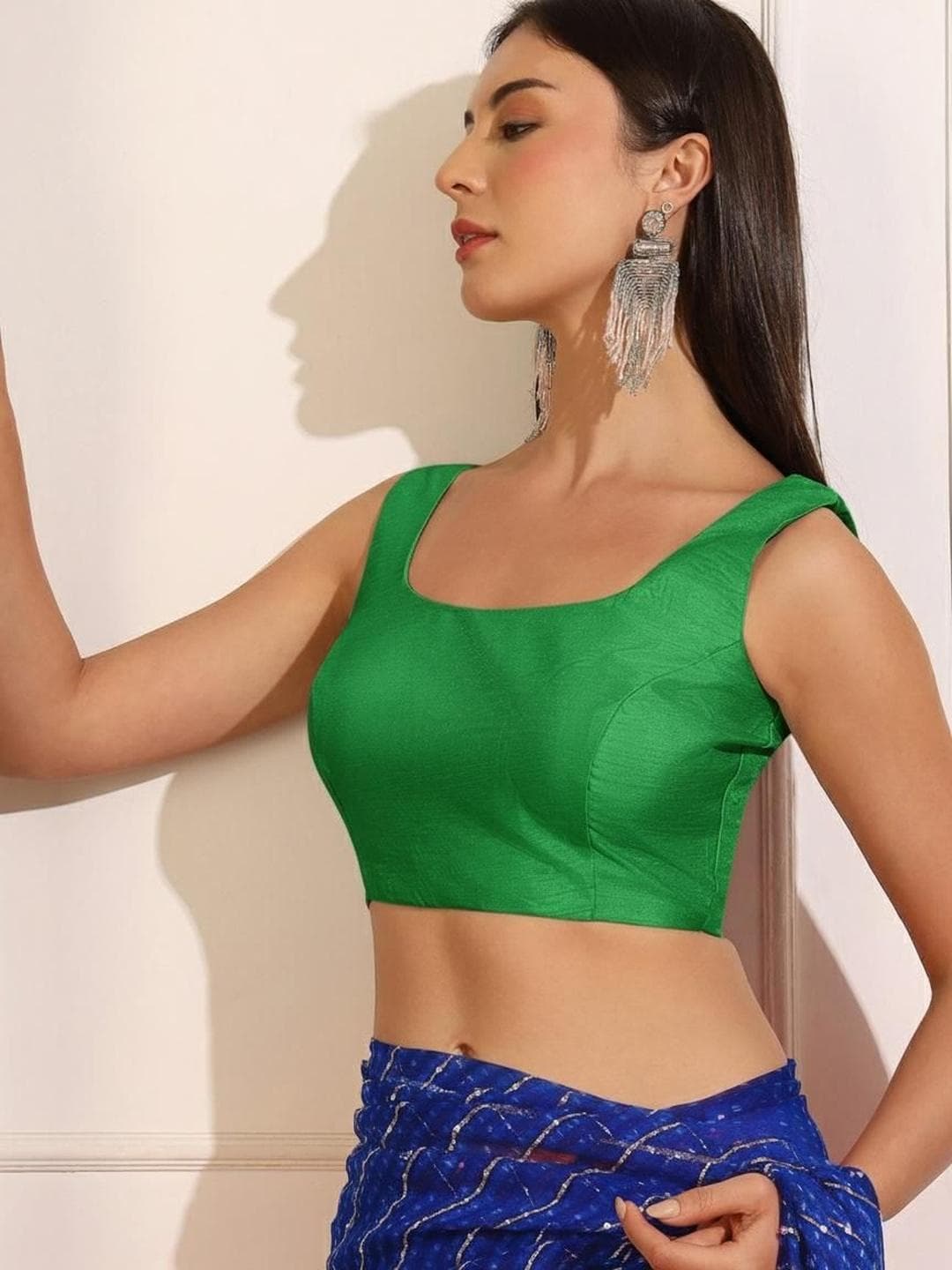 Niraha Women Sleeveless Padded Round-Neck Silk Saree Blouse