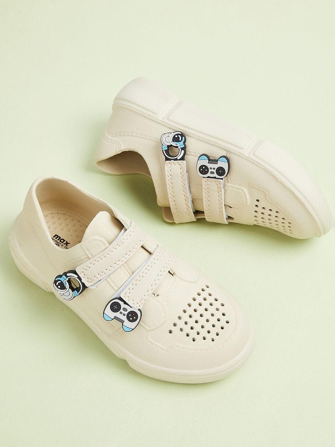 max Boys Perforations PU Slip-On Sneakers