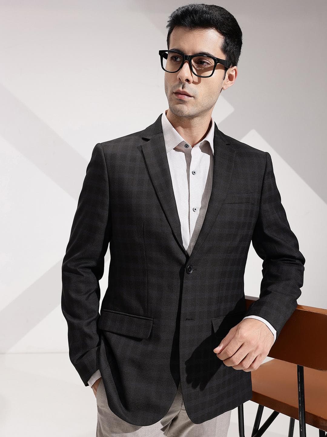 INVICTUS Slim Fit Checked Single Breasted Formal Blazer