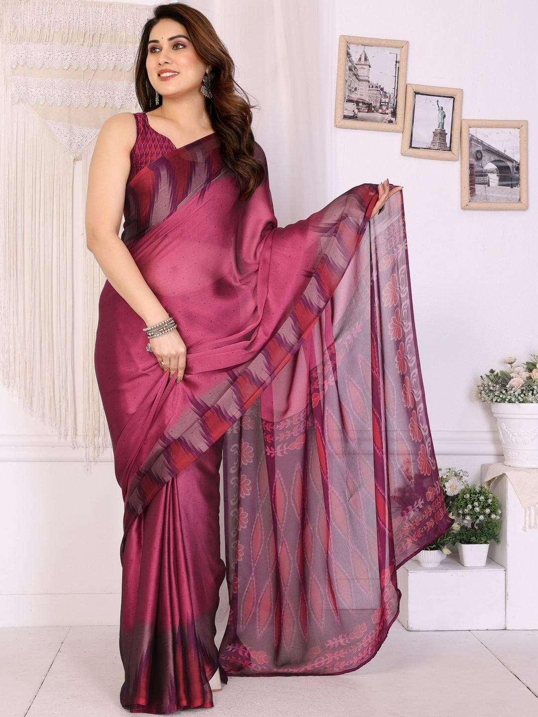 SUPERLAXMI Geometric Printed Saree With Blouse Piece