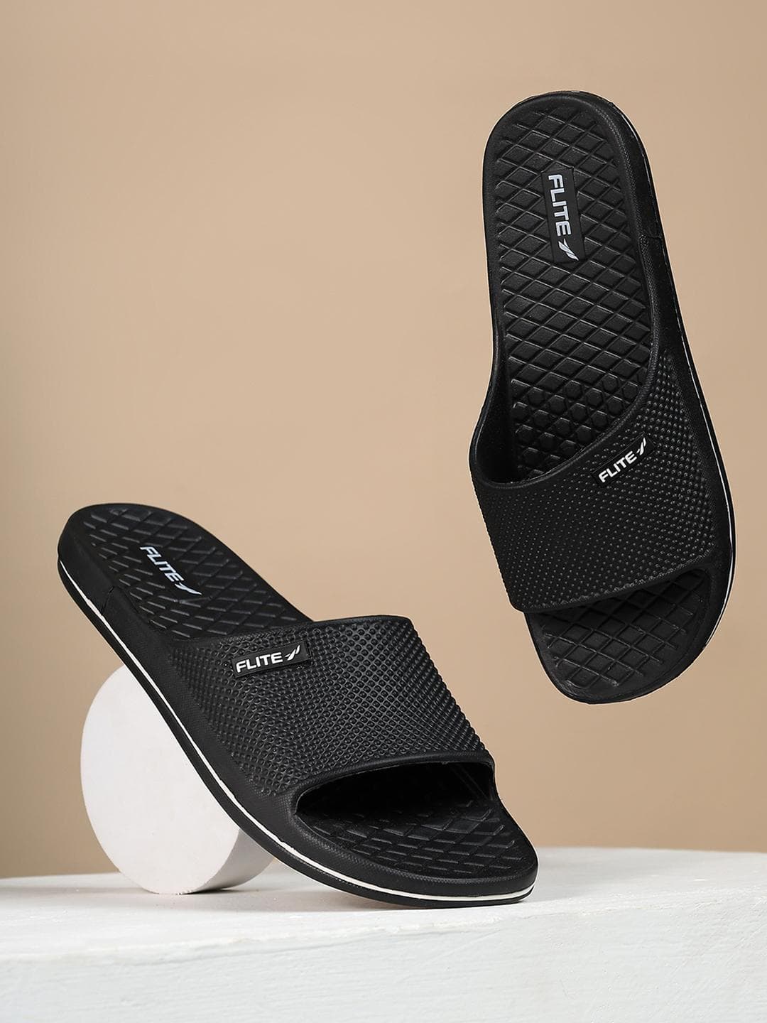 FLITE Men Striped Open Toe Flip Flops