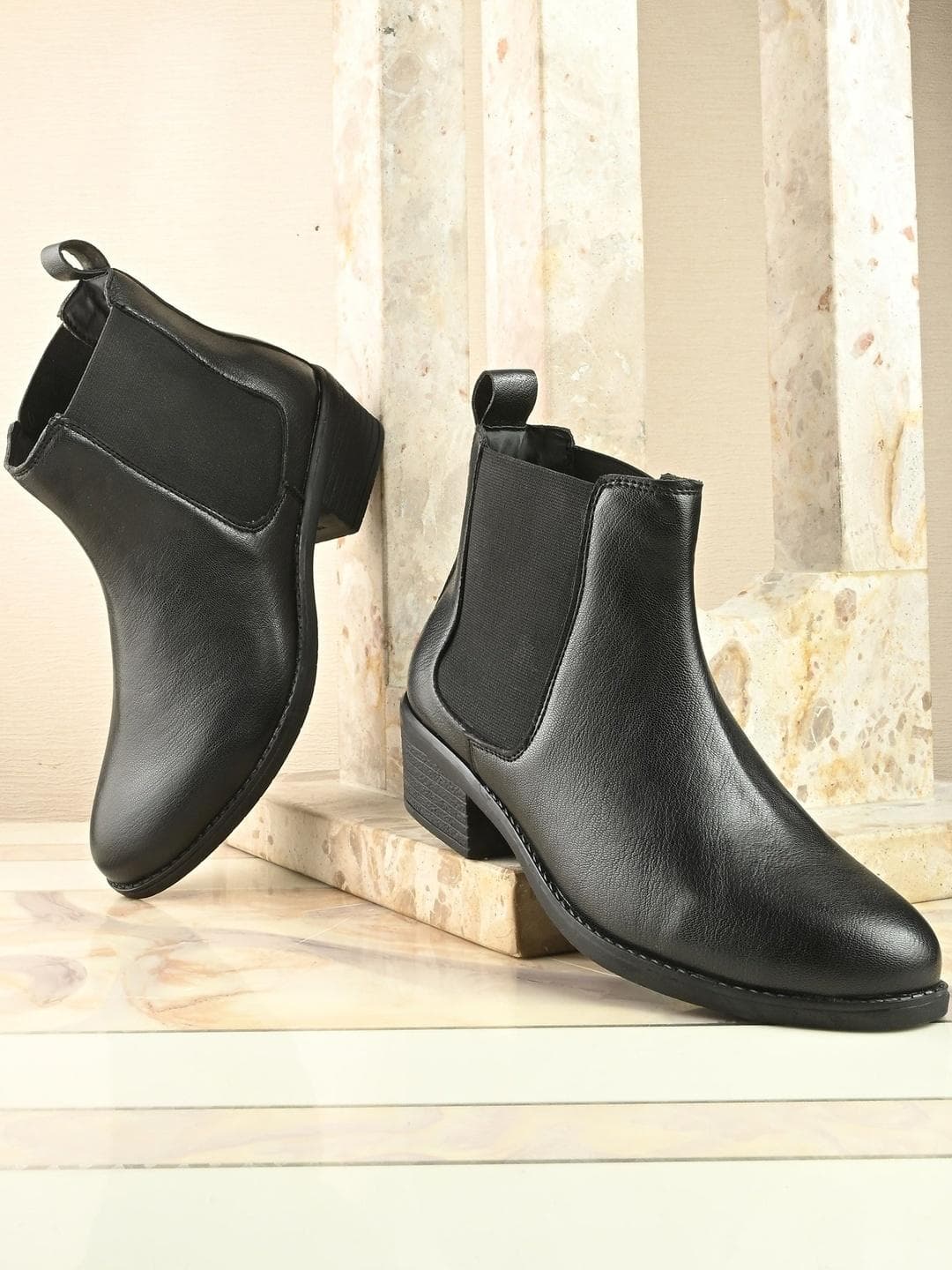 Roadster Women Black Buckle details Stylish Casual Chelsea Boots
