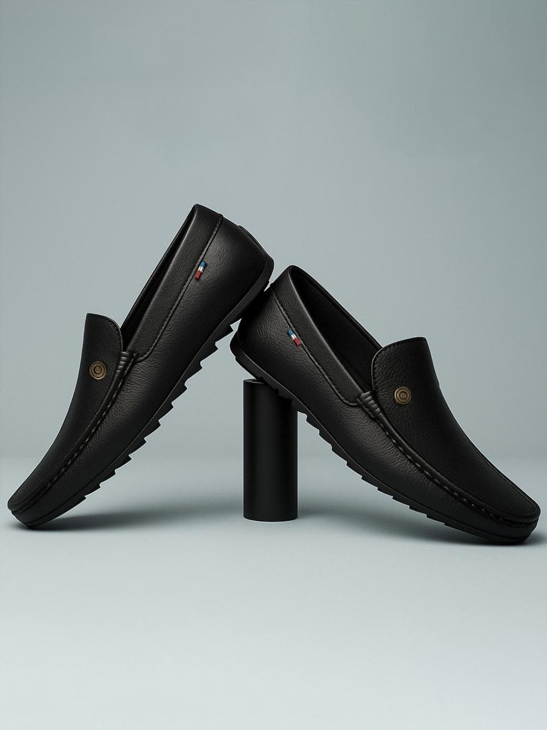 KRAASA Men Textured Penny Loafers