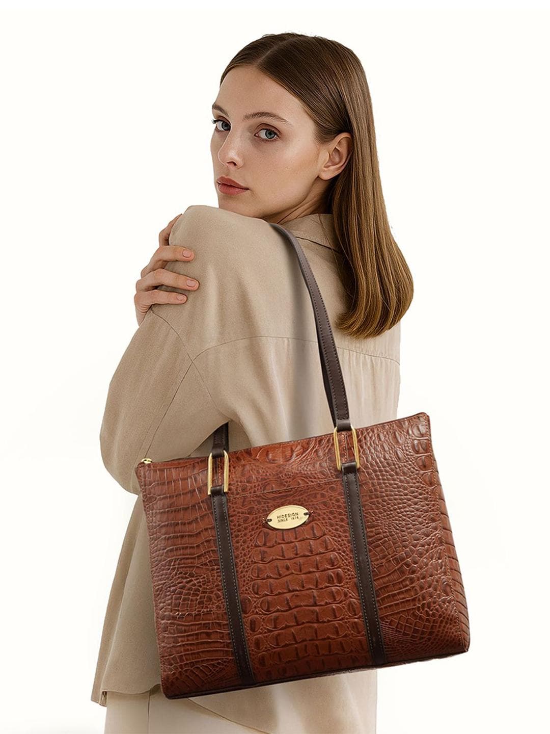Hidesign Women Textured Leather Shoulder Bag
