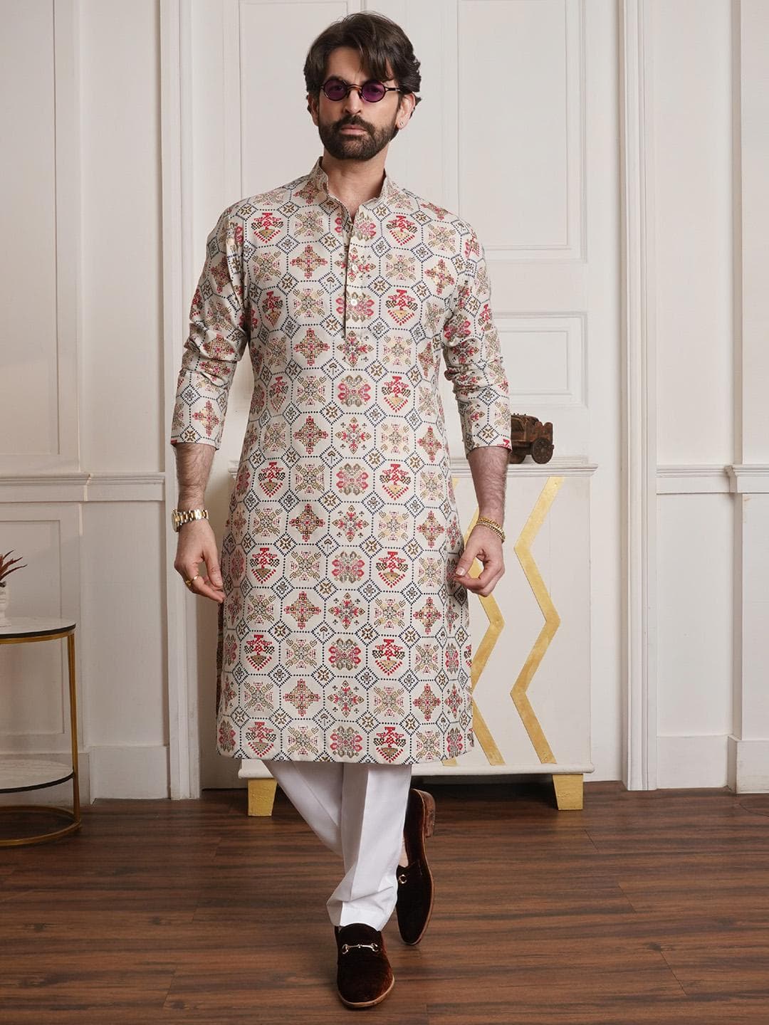 SOJANYA Men Cream-Coloured Geometric Printed Kurta
