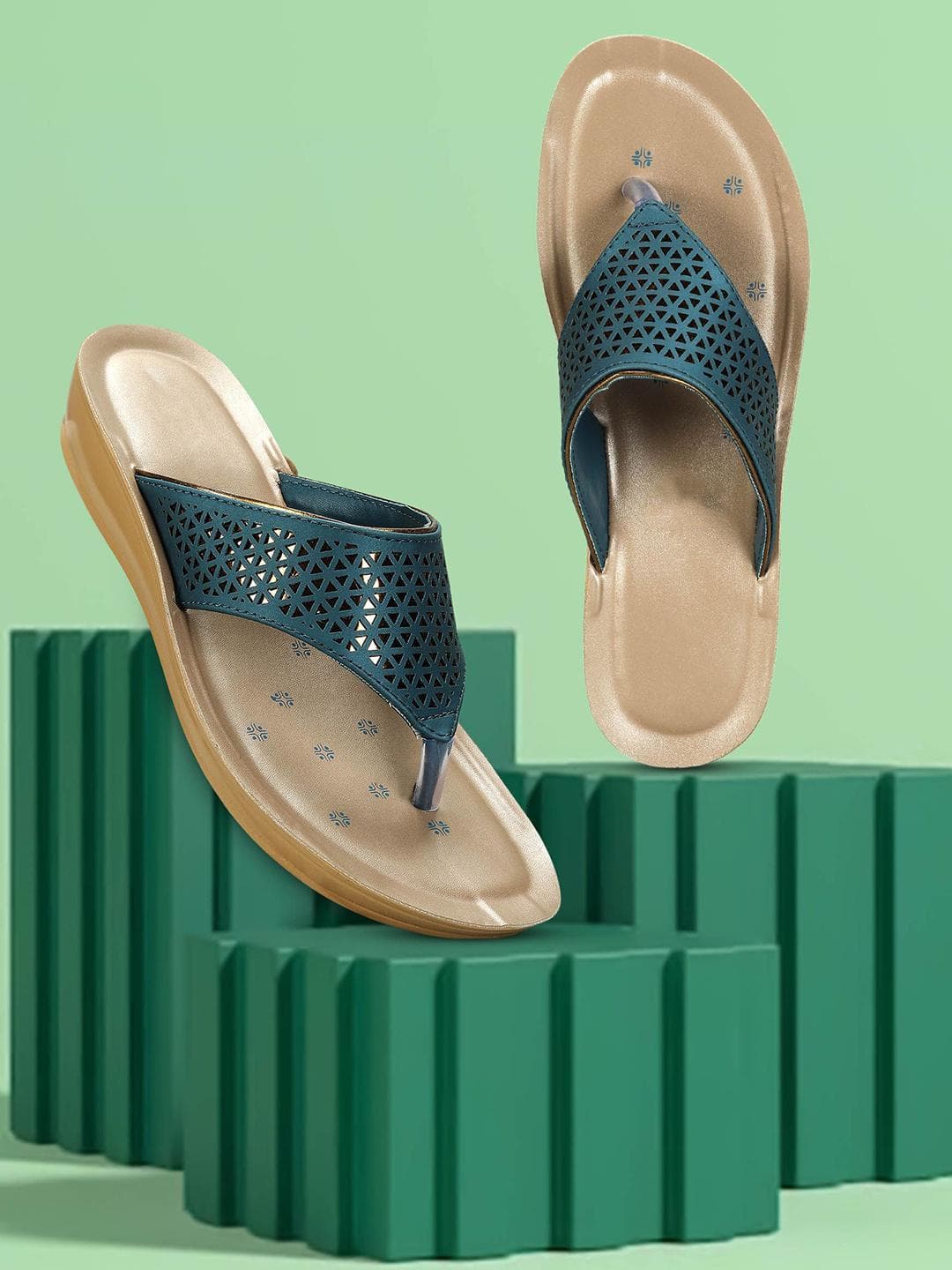 Paragon Women Textured One Toe Flats