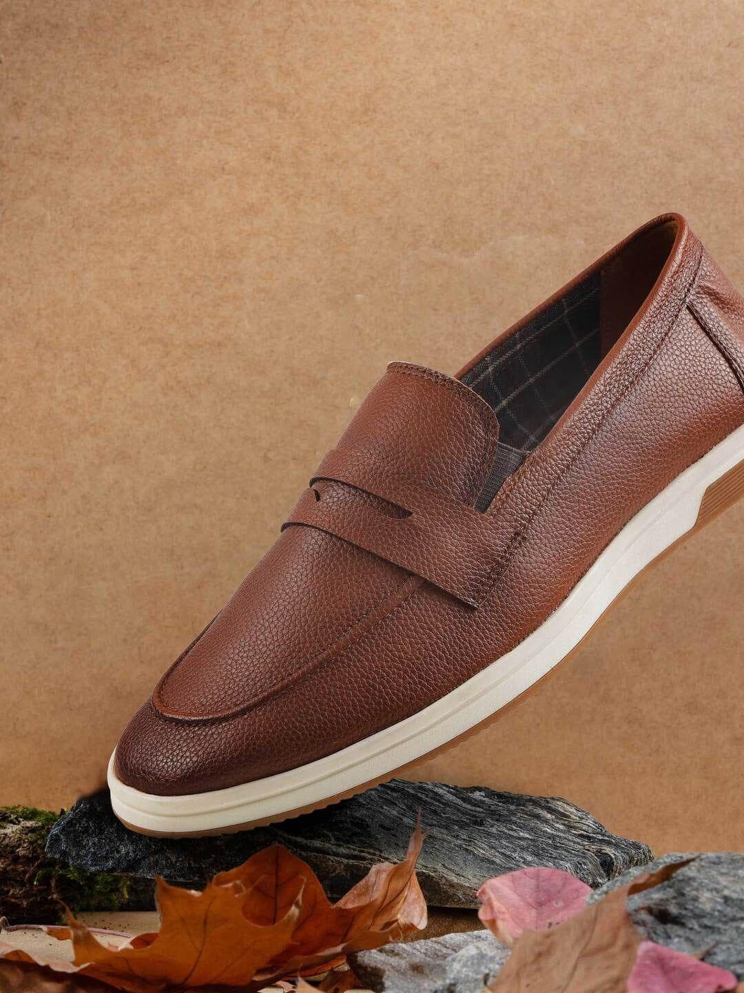 Metro Men Textured Round Toe Slip On Penny Loafers