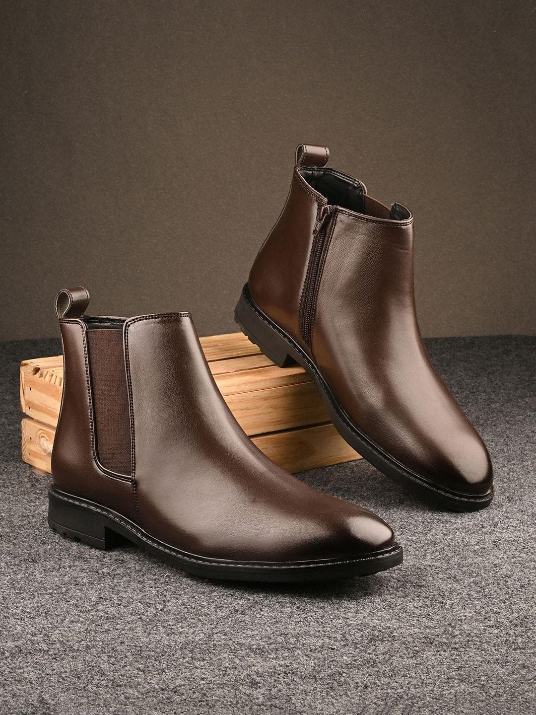 Roadster Men Brown Chelsea Boots