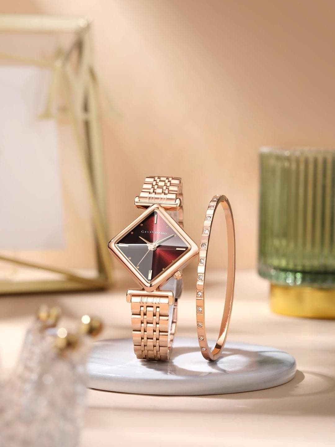 Buy GIORDANO Women Rose Gold Diamond Shaped Analog Watch With Bracelet - - Accessories for Women