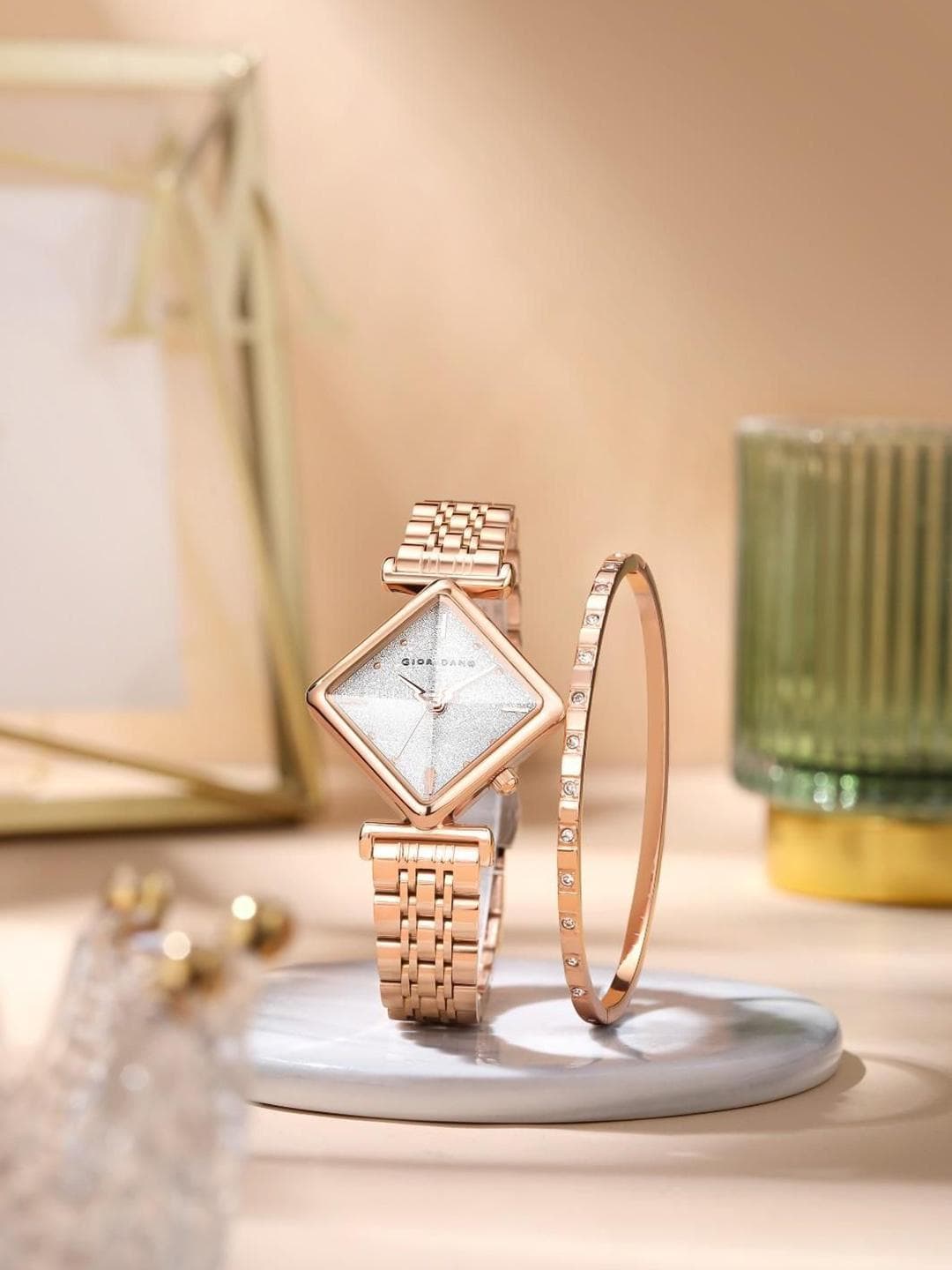 Buy GIORDANO Women Rose Gold Diamond Shaped Analog Watch With Bracelet - - Accessories for Women