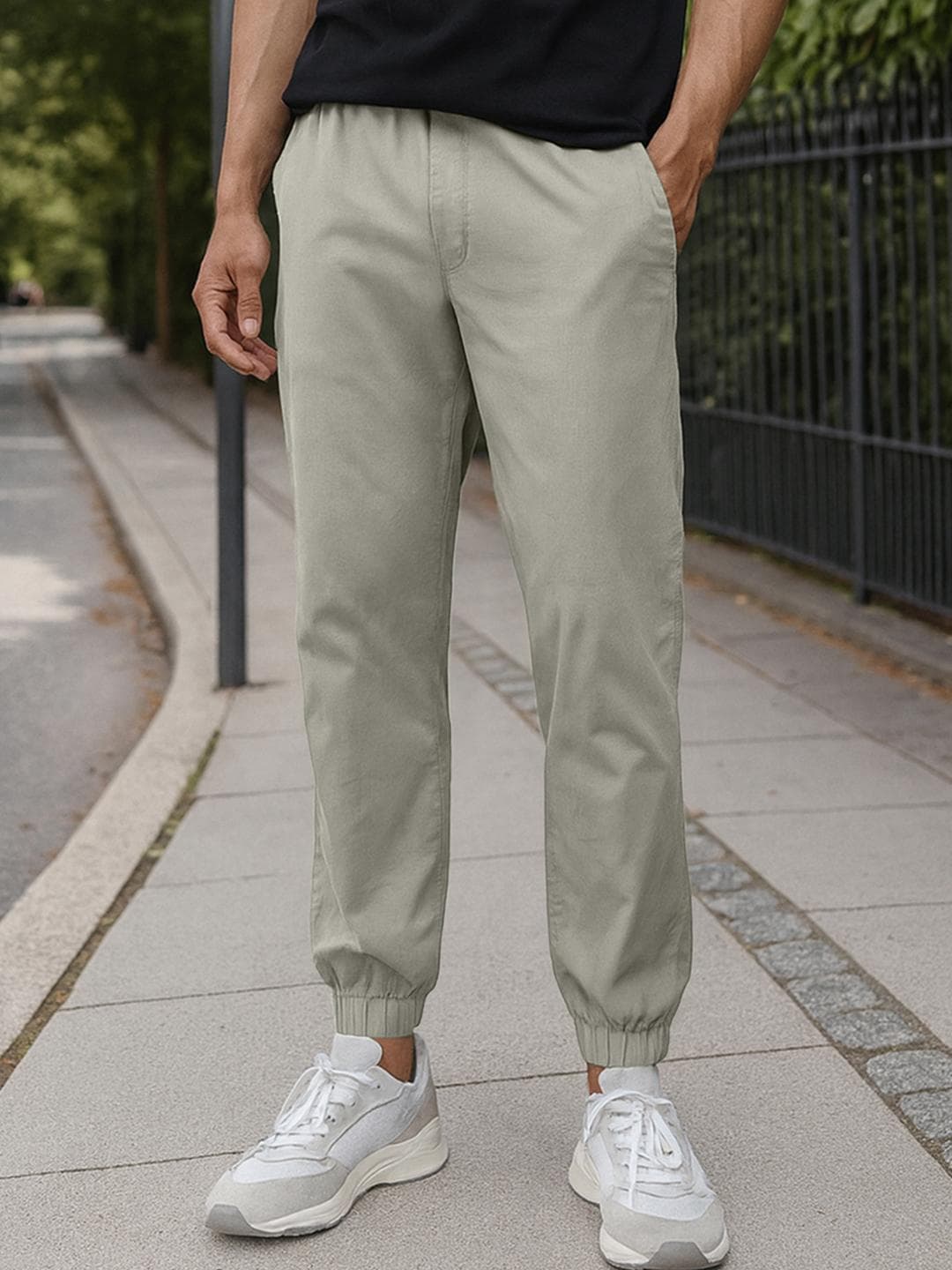 Bewakoof Men Green Joggers