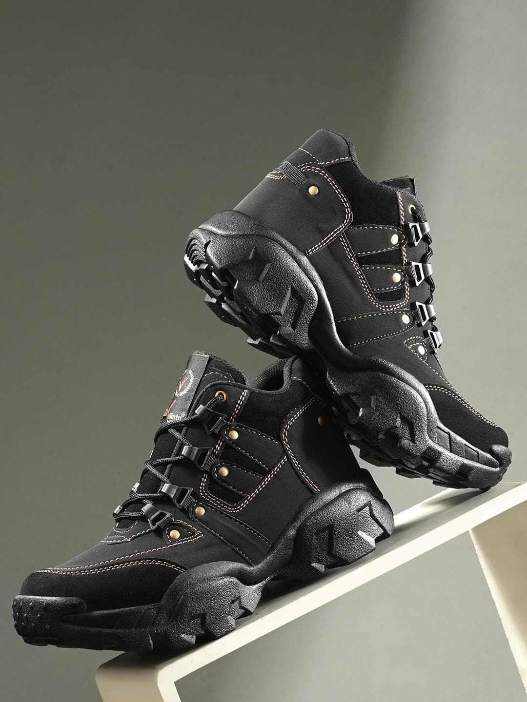 Vellinto Men Mid Top Lace-Ups Biker Boots