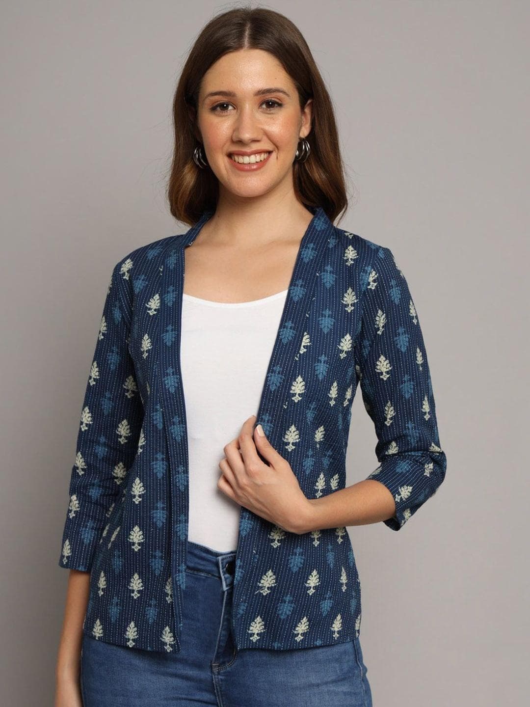 Sangria Women Indigo Blue Ethnic Motif Cotton Printed Casual Shrug
