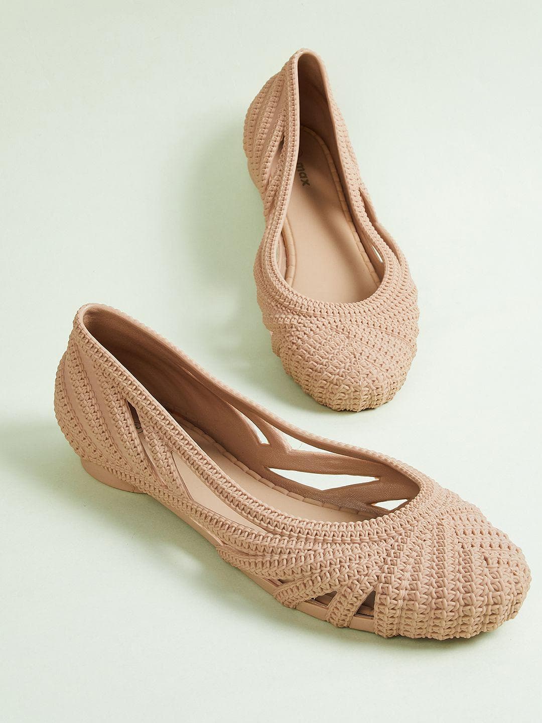 max Textured Round Toe Ballerinas