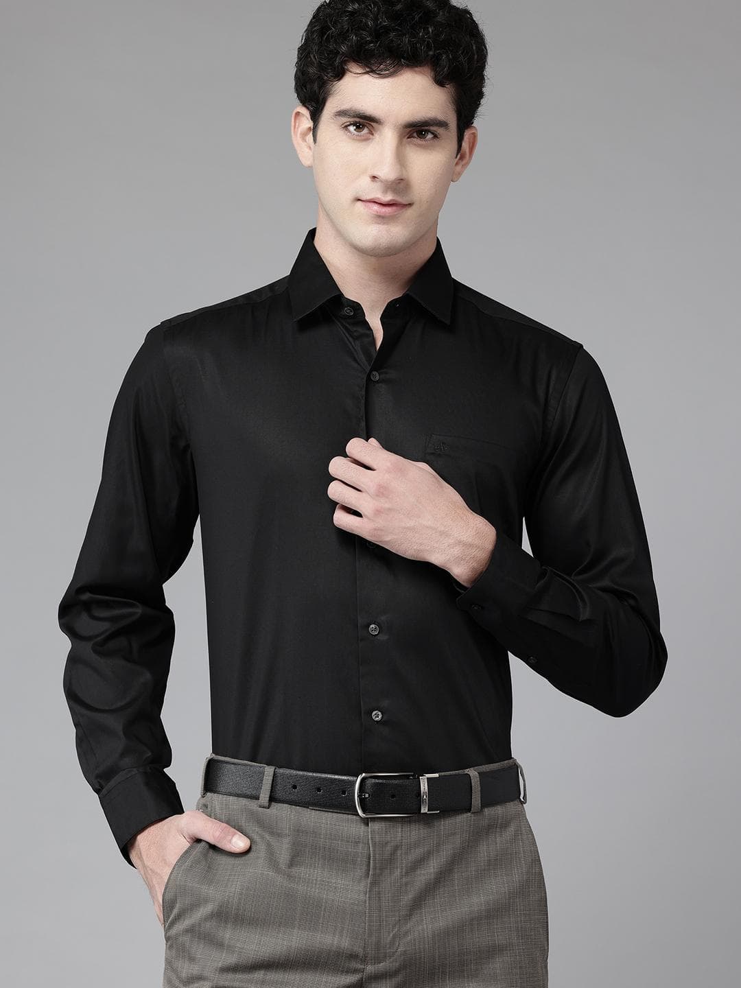 Arrow Manhattan Pure Cotton Cutaway Collar Slim Fit Formal Shirt