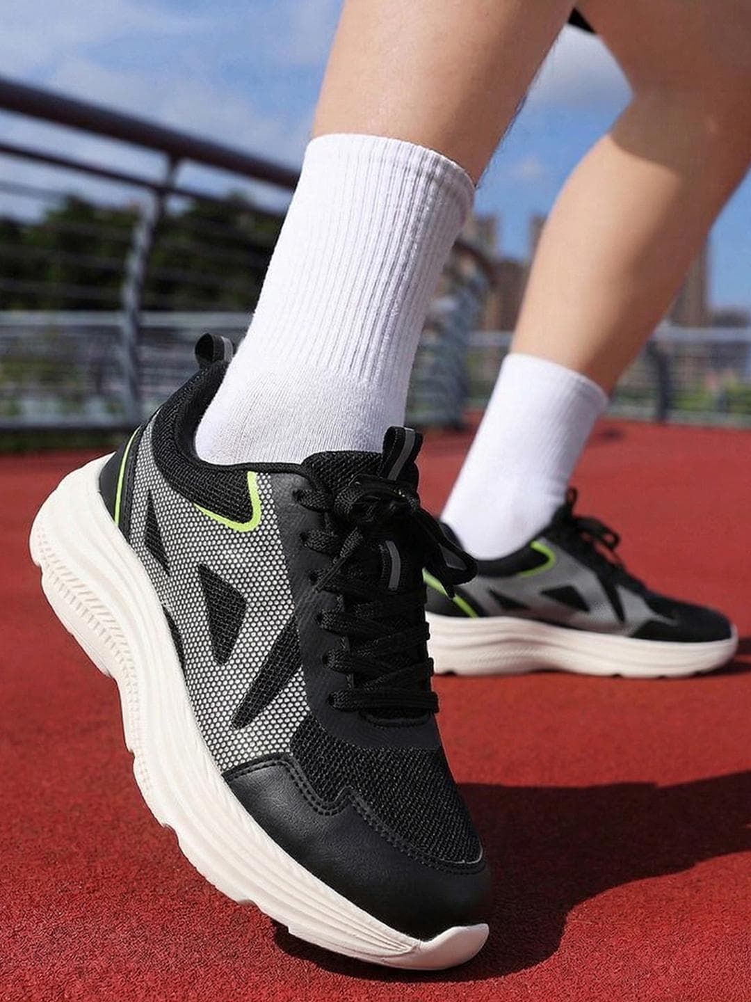 toothless Boys Black Breathable Structure Comfortable Sole Active Sport Design Shoes