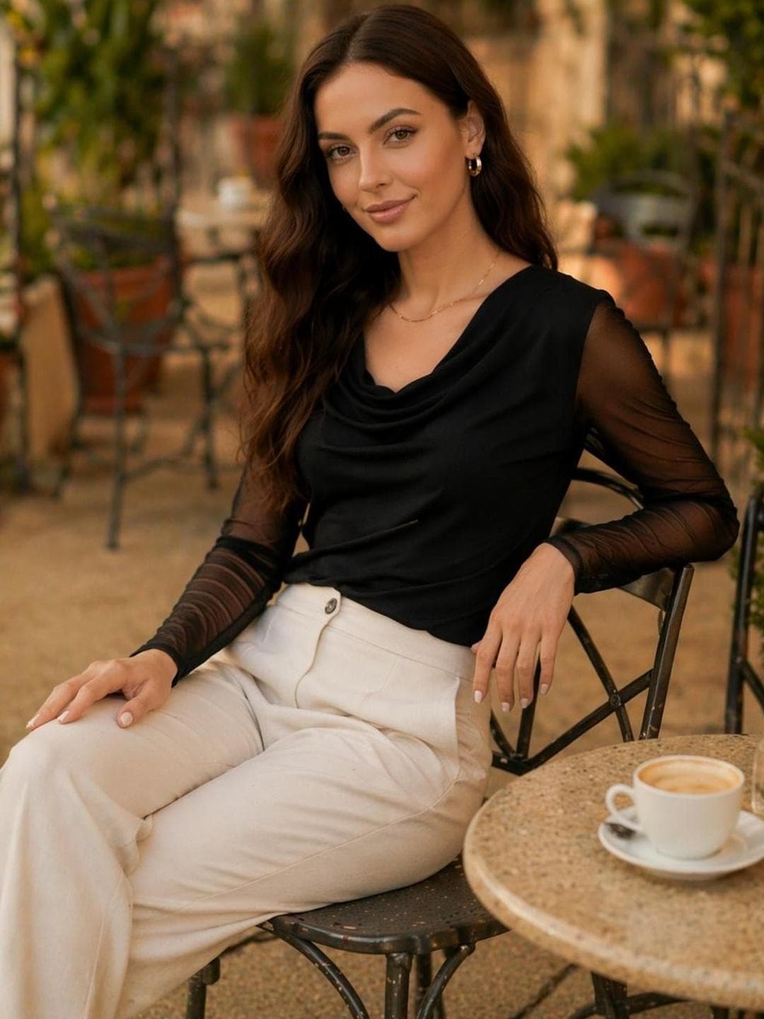 clobug Cowl Neck Net Top