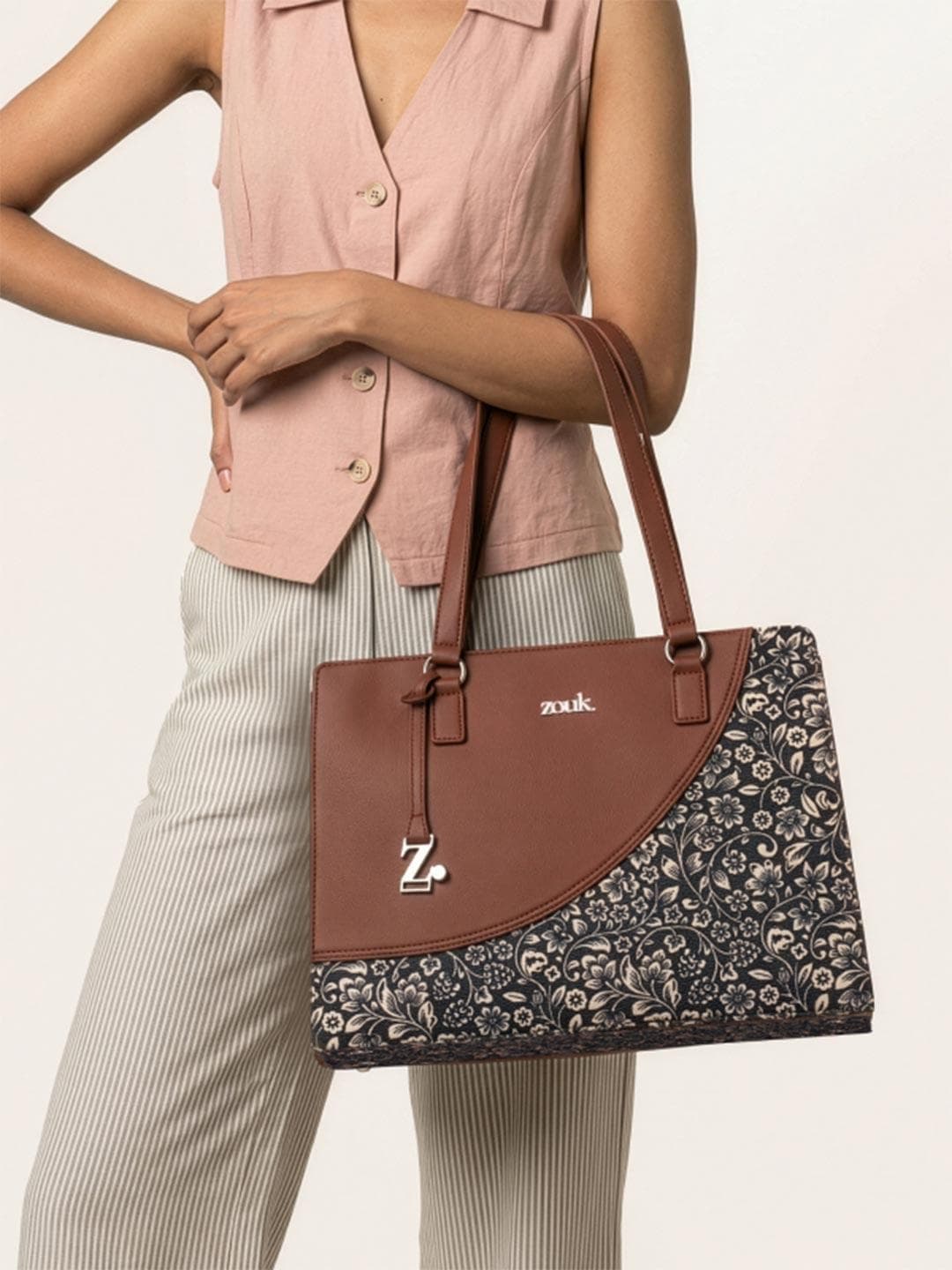 ZOUK Women Floral Printed Structured Shoulder Tote Bag