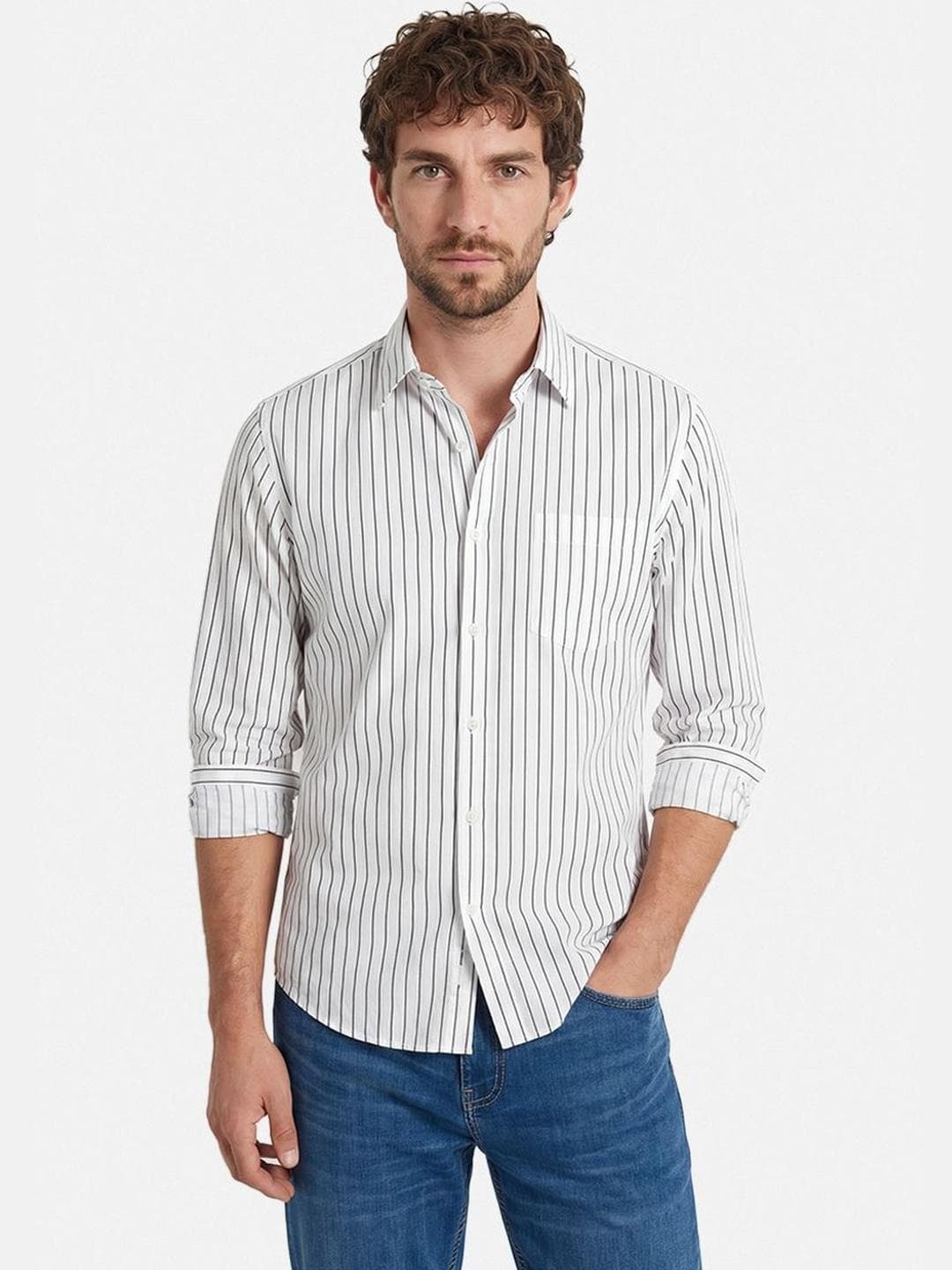 Snitch Men Striped Casual Shirt