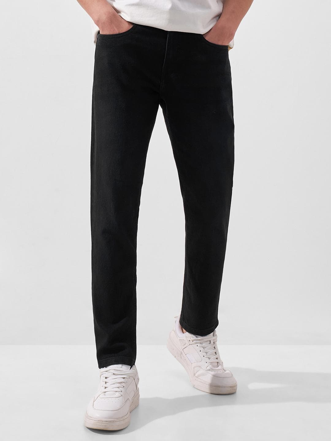 HIGHLANDER Men Black Tapered Fit Mid-Rise Clean Look Stretchable Jeans