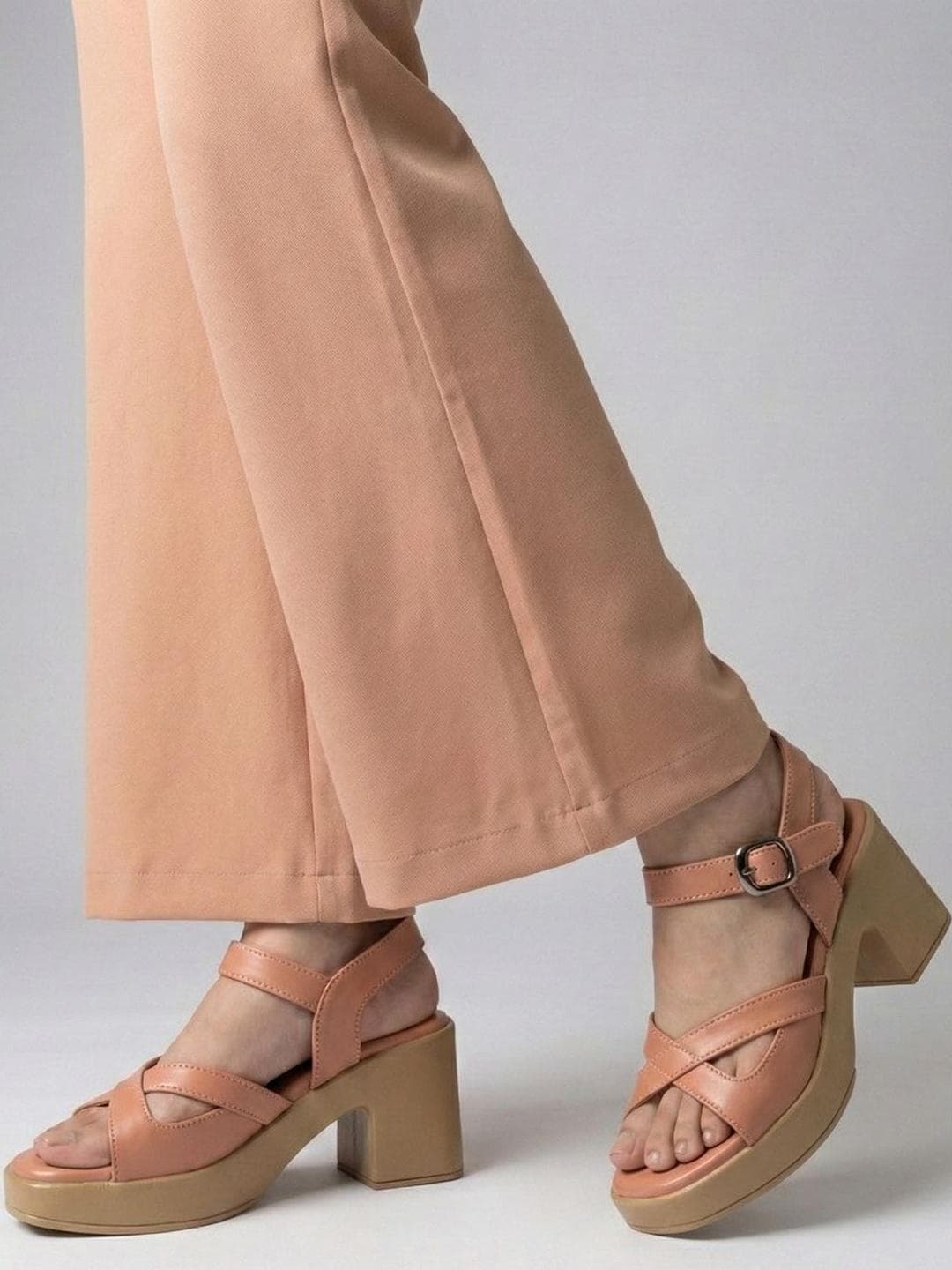Colo Women Solid Synthentic Sandals