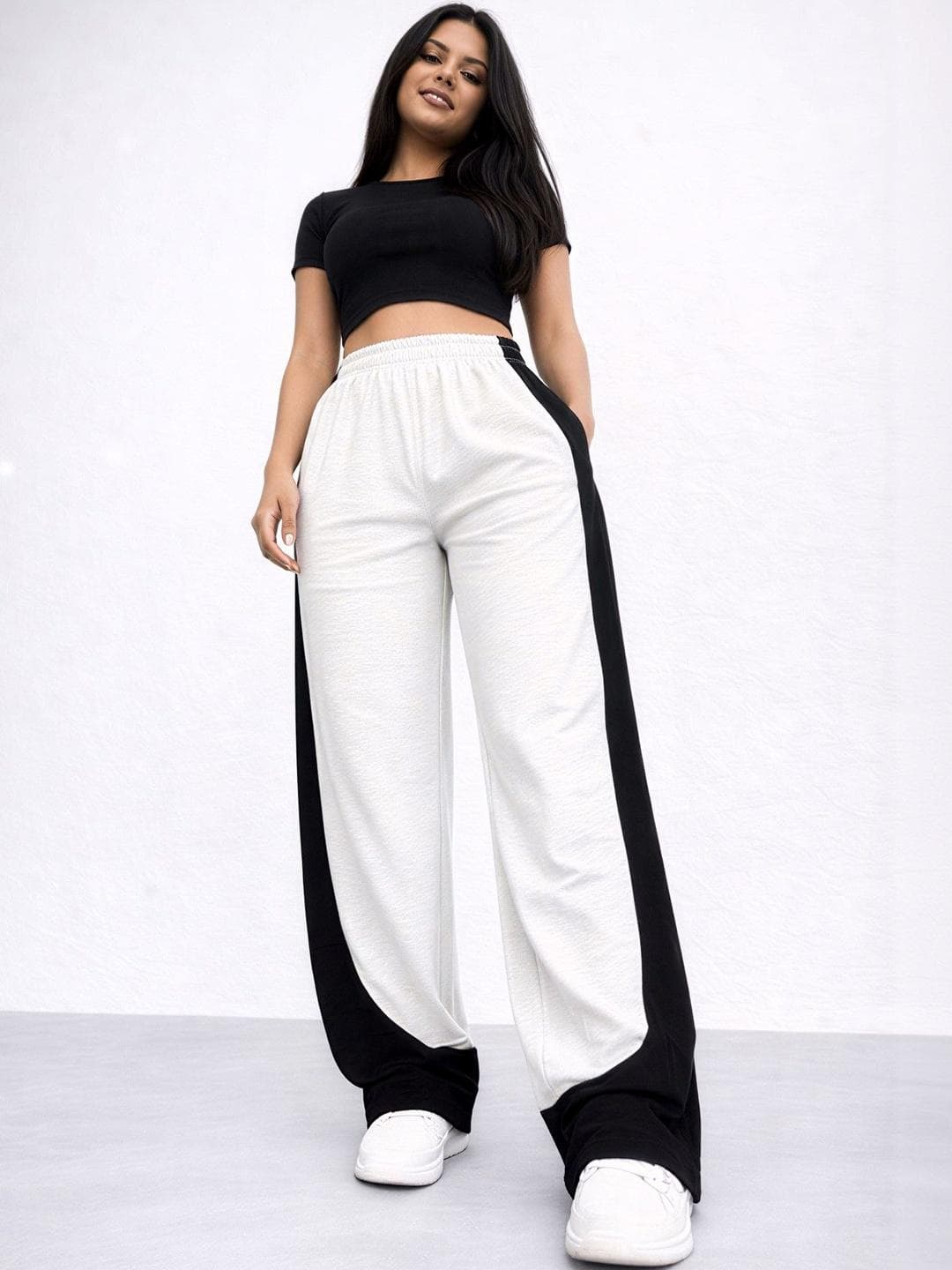 The Roadster Life Co. Women Regular Fit Colourblocked Track Pants