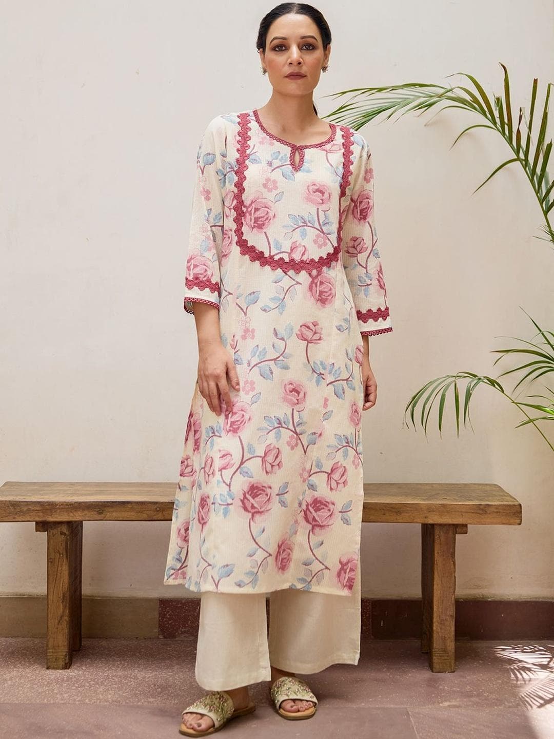 anayna Women Floral Printed Keyhole Neck Kurta