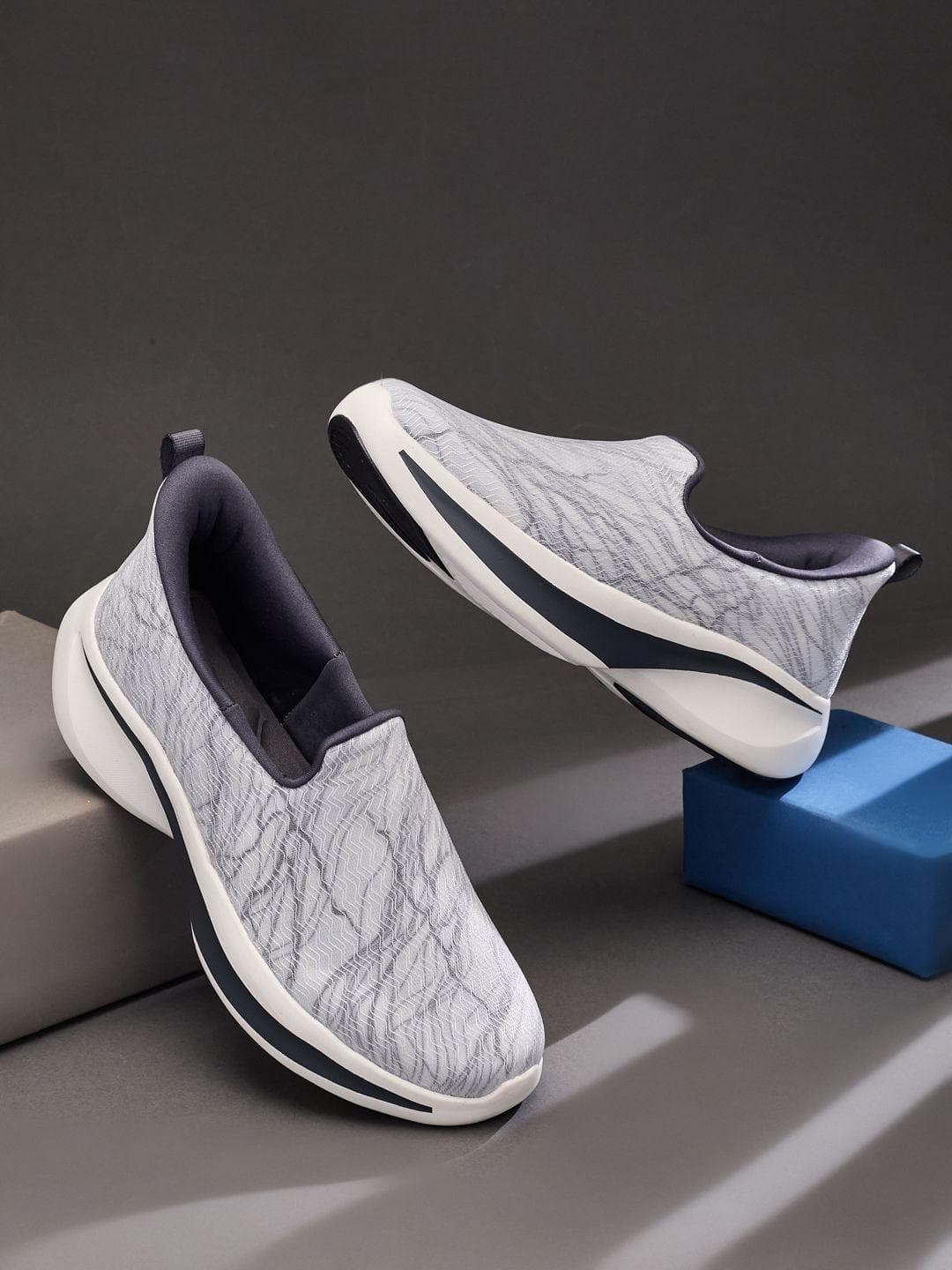 Campus GRASP Women Mesh Walking Non-Marking Shoes