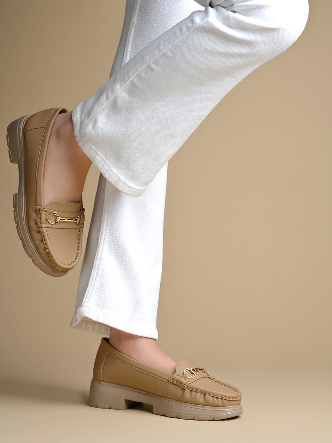 DressBerry Women Textured Loafers
