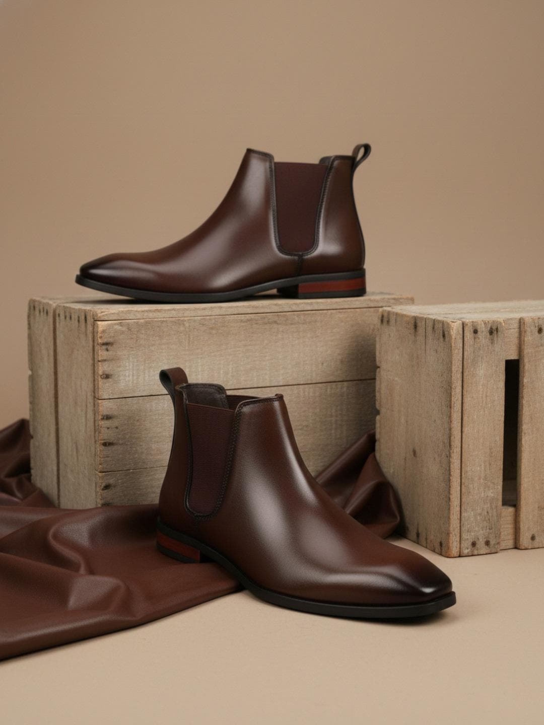 Roadster Men Mid-Top Chelsea Boots